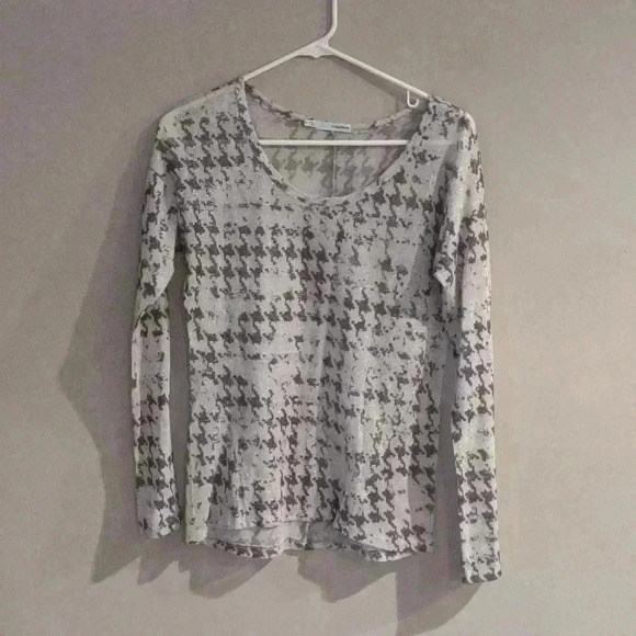 Maurices gray/silver sheer shimmer long‎ sleeve top women's small - Picture 1 of 4